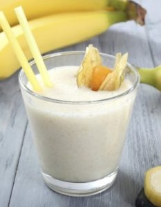 koktajl bananowy z mlekiem