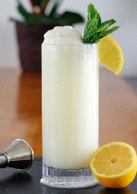 drink ramos gin fizz